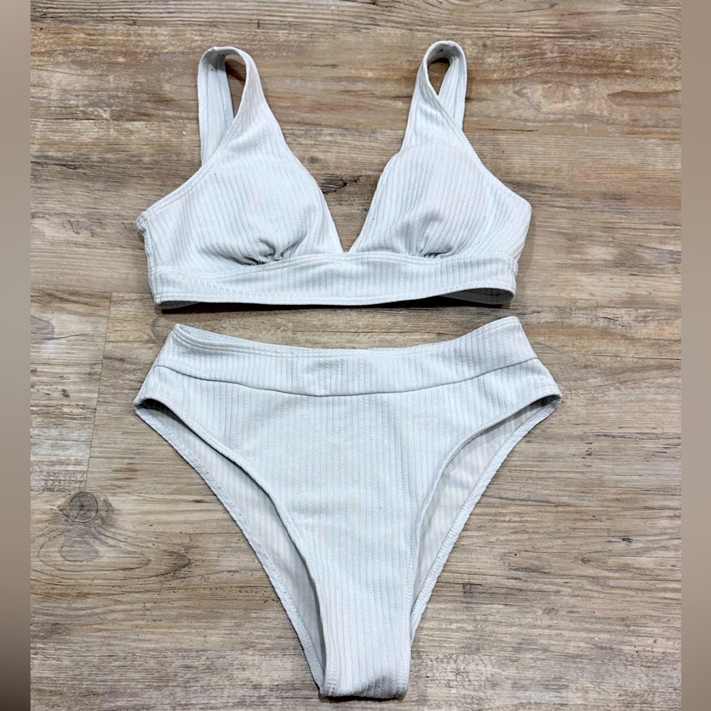 Two piece bikini - Picture 1 of 1